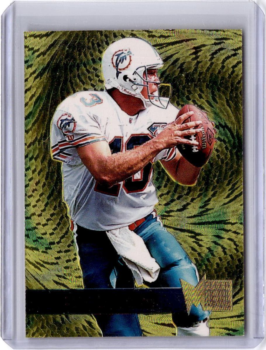 1995 Fleer Metal #10 Dan Marino Gold Blasters