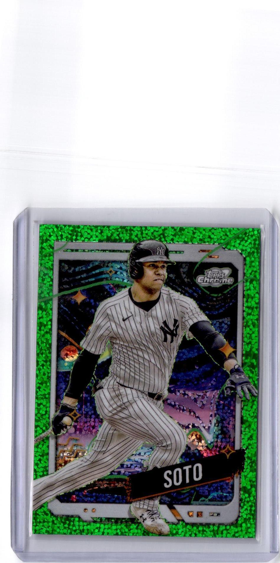 2024 Topps Chrome Cosmic #42 Juan Soto Green Space Dust Refractors #/75