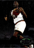 1997-98 Metal Universe #67 Shawn Kemp Reebok Gold