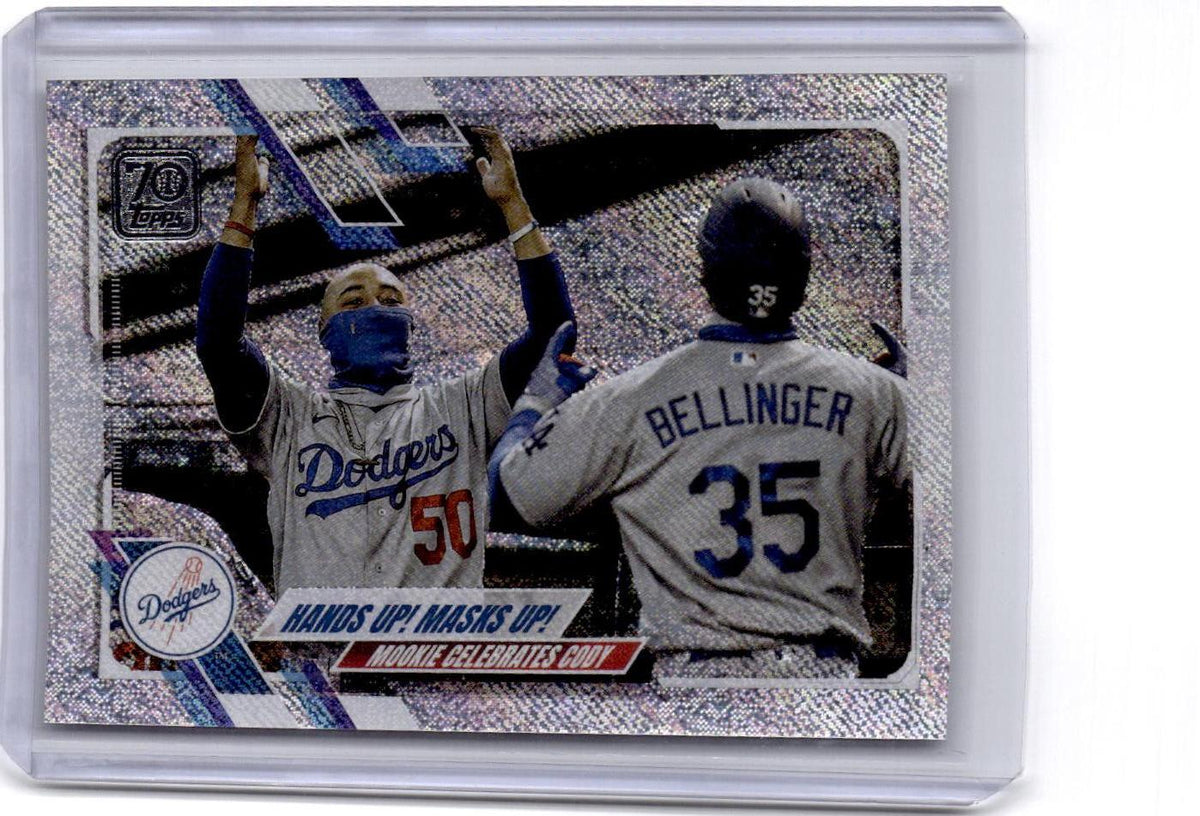 2021 Topps #303 Hands Up! Masks Up! Foilboard (Walmart) #/790