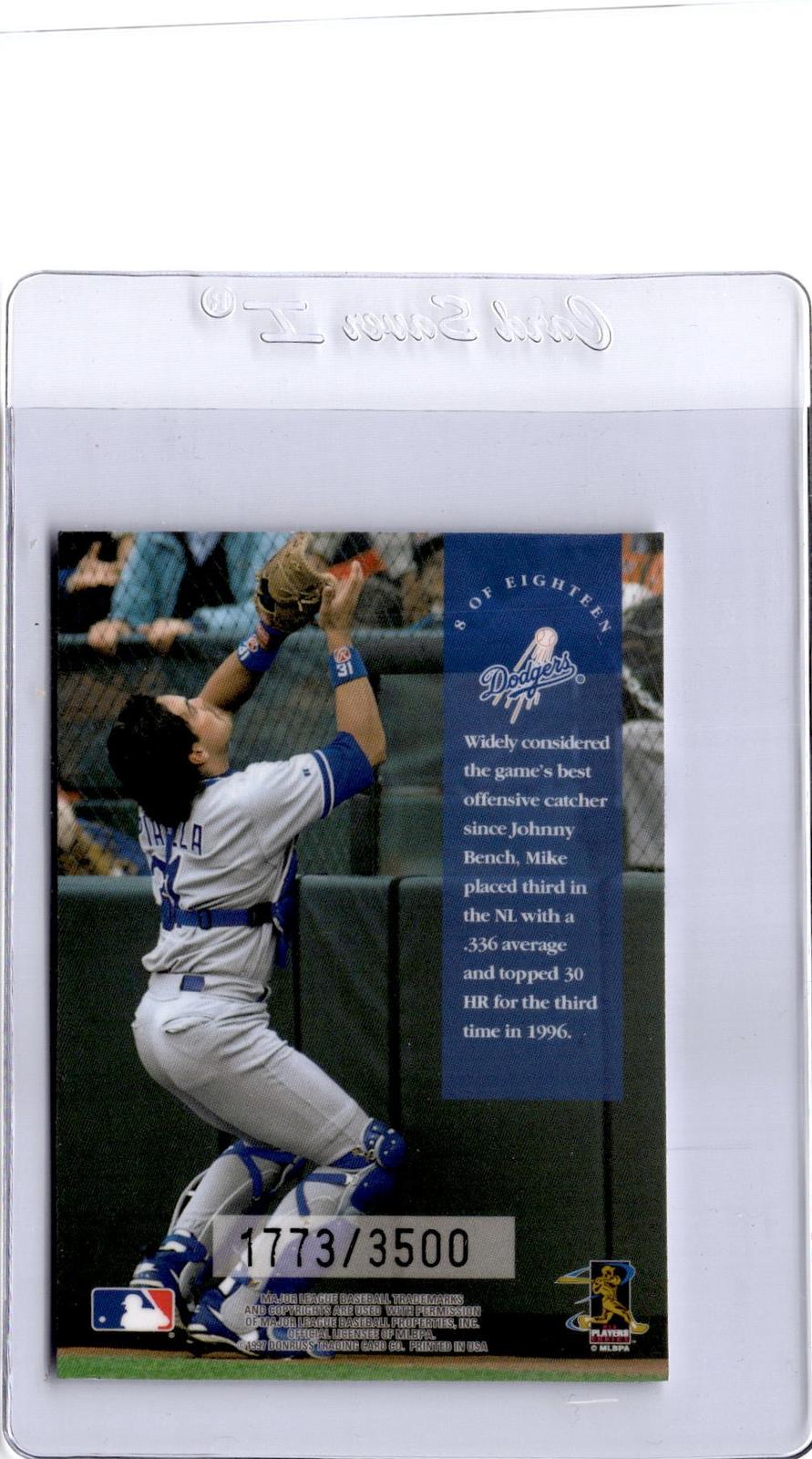 1997 Leaf #8 Mike Piazza Dress for Success #/3500